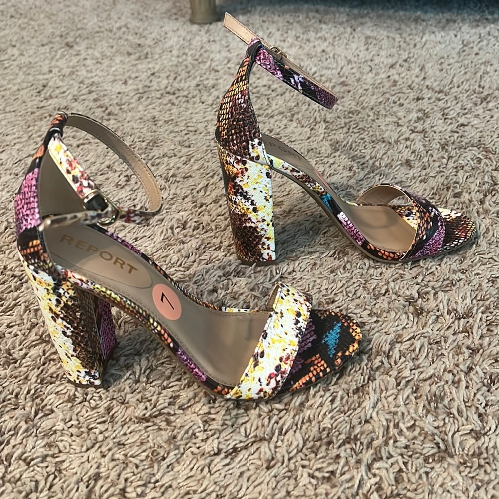 Report heels size 7
